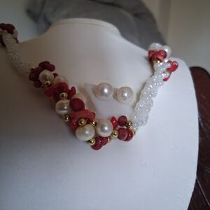 Elegant Red and White Pearl Necklace Set